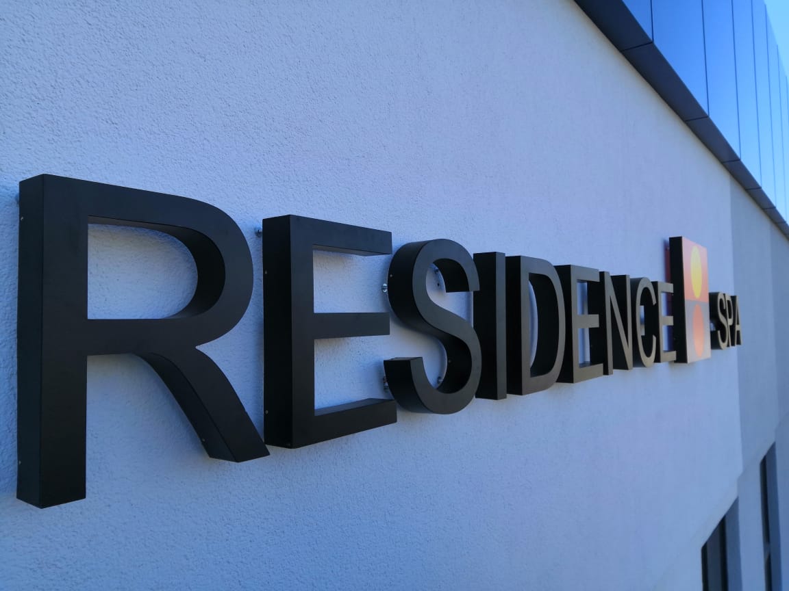 Вывески, стеллы, конструкции