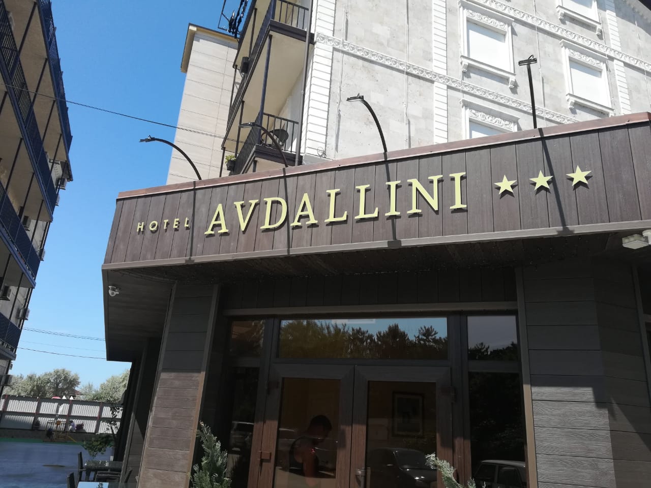 Вывески, стеллы, конструкции